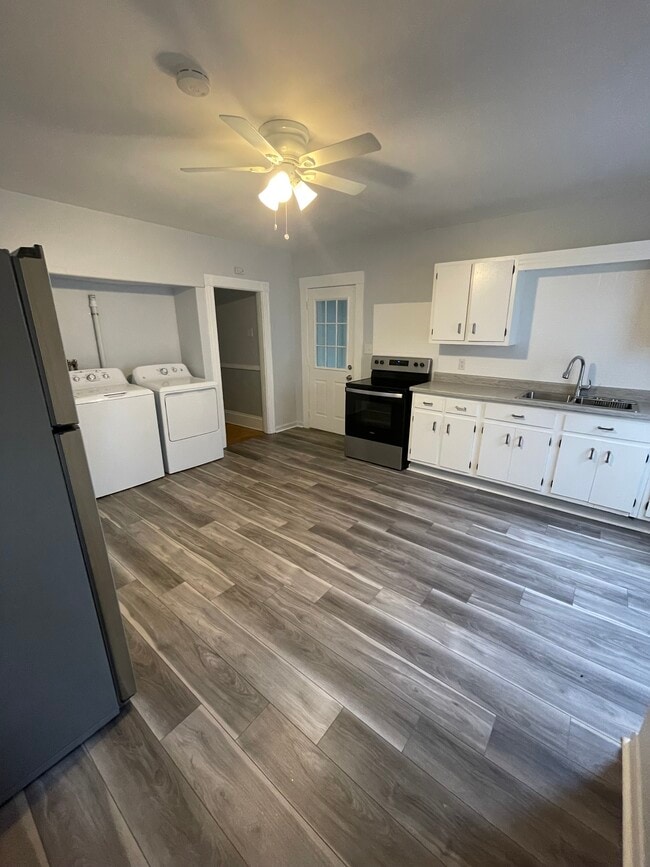 Building Photo - 4 Hale St Unit 1 Rental