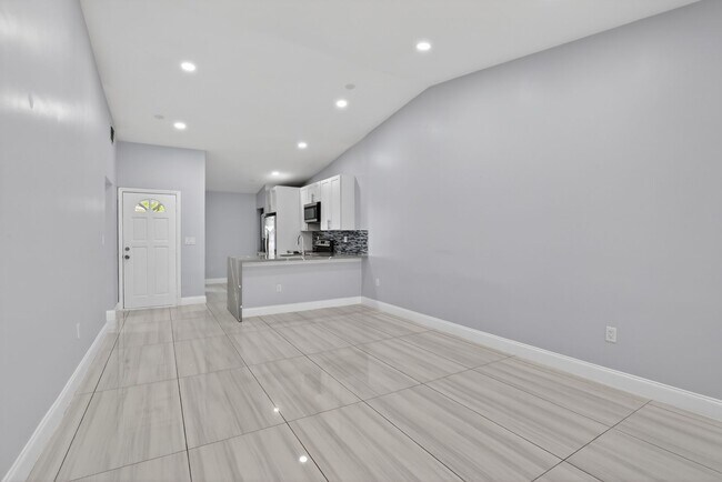 Photo - Corner Townehome 3Bed /2Bath