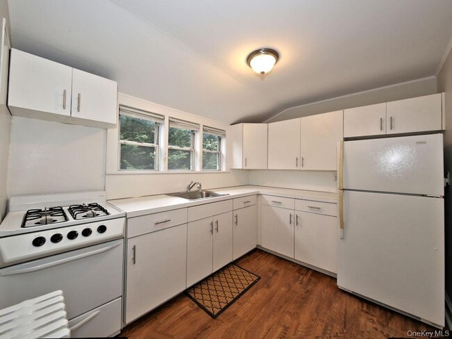Photo - 218 Lincoln Ave Unidad 2nd floor