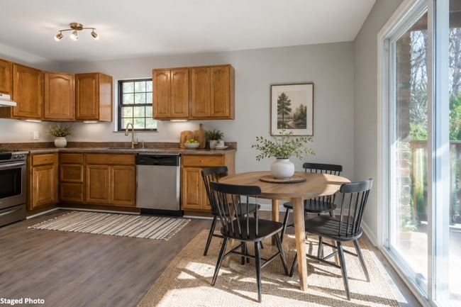 Photo - 122 Walsh Ln