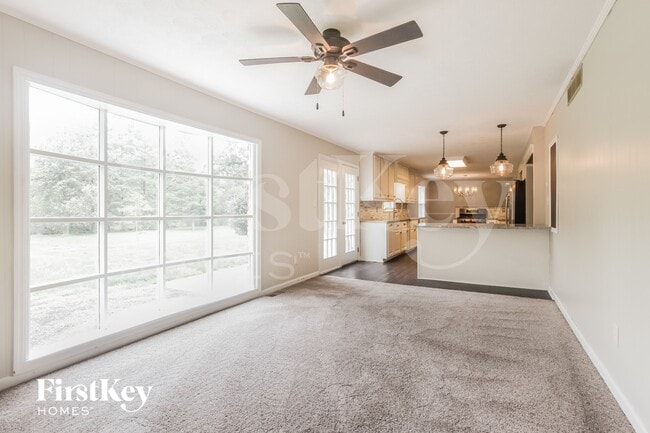 Photo - 596 Waterview Blvd