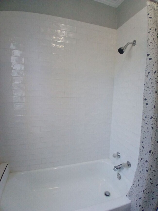 Building Photo - Thoughtfully Renovated 3-Bedroom, 1-Bath | Open to Section 8