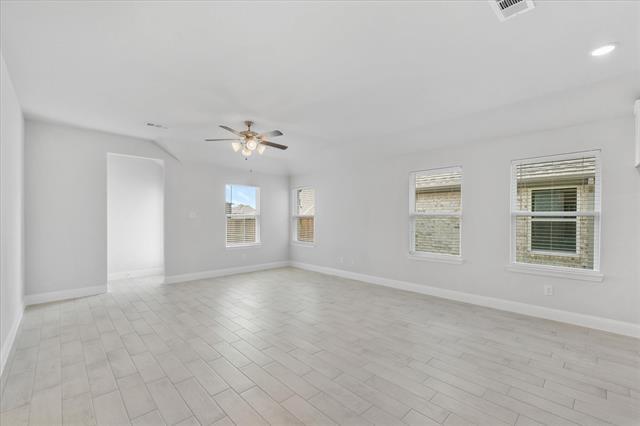 912 Lido Ln