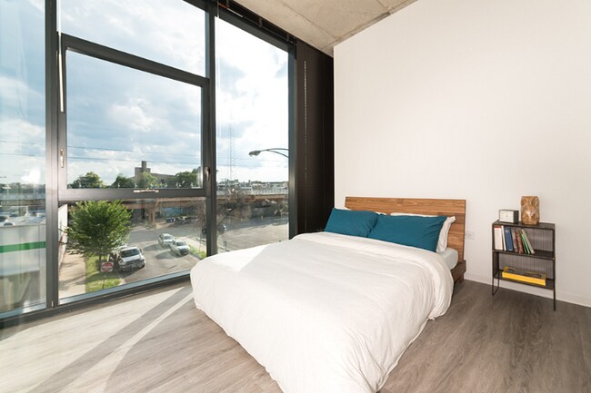 Photo - 2719 W Belden Ave