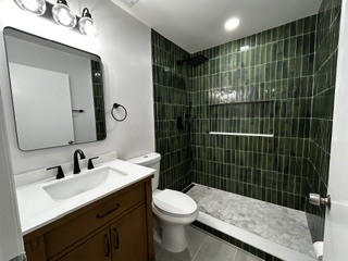 Shower Bathroom - 4709 Marengo Ln