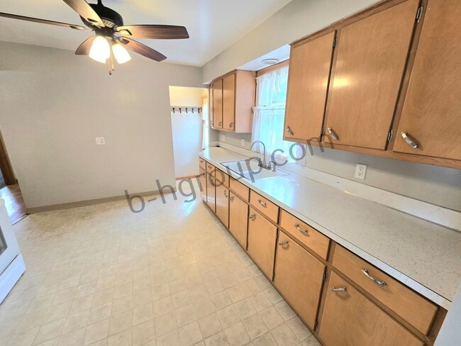 3005 26th Ave