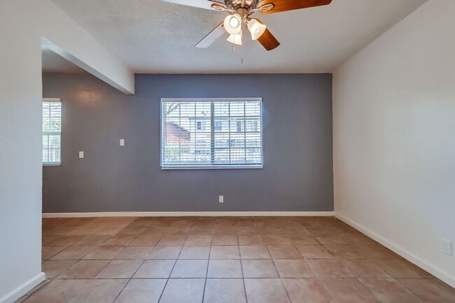 Photo - 2419 S. Ridgeley Dr