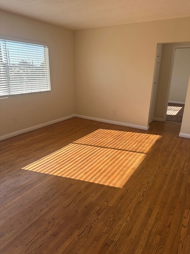 Photo - 3635 W 110th St Unidad 3635 W. 110th Street,  #3