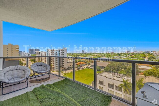 Building Photo - 2301 SW 27th Ave Unit 900 Rental