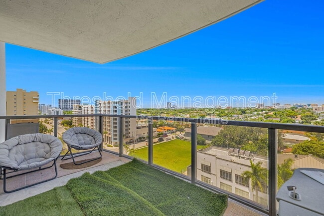 Building Photo - 2301 SW 27th Ave Unit 900 Rental