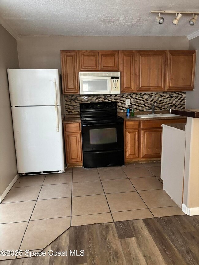 Photo - 130 Bouganvillea Dr Unit 4