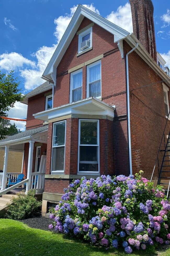 Building Photo - The Phoenixville Lofts-Upgraded Studio/1 b... Unit 5