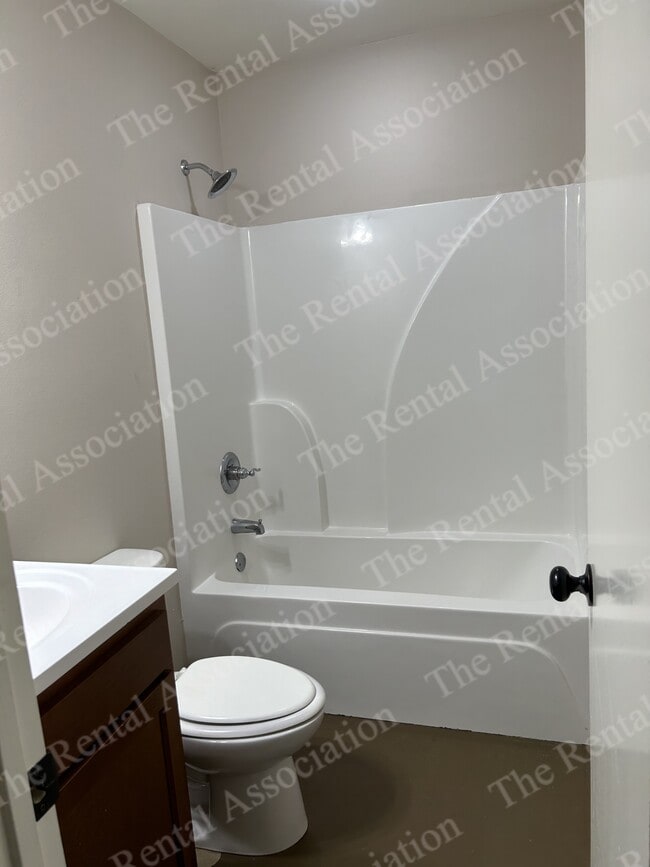 Photo - 185 Brownlee Rd