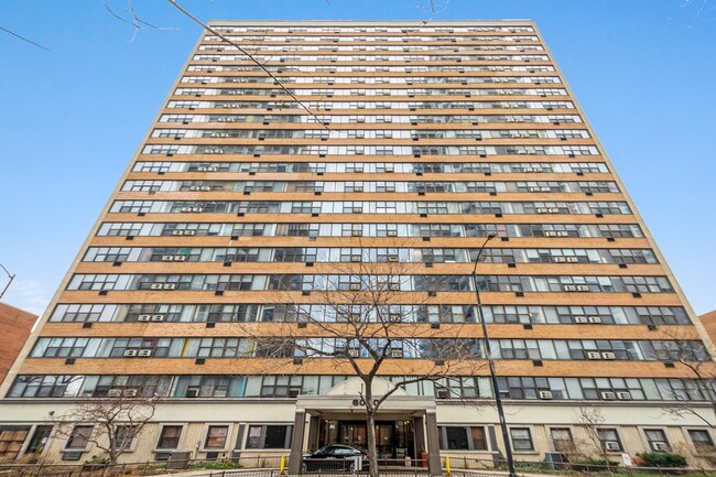 Photo - 6030 N Sheridan Rd Condo Unit 307