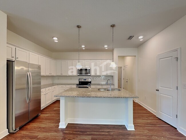 Photo - 524 Pine Terrace Dr