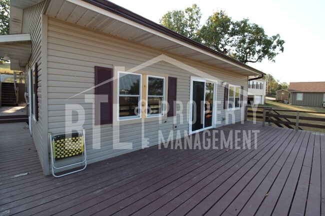 Photo - Charming 2 Bedroom Home - Minutes from the...