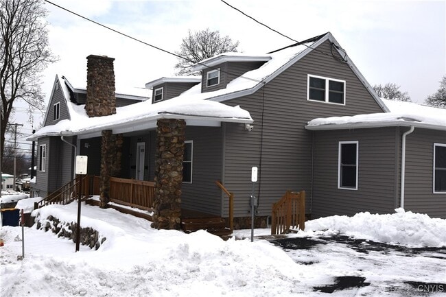 Photo - 137 Genesee St