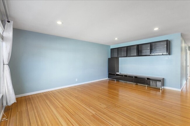 Photo - 19133 Times Ave