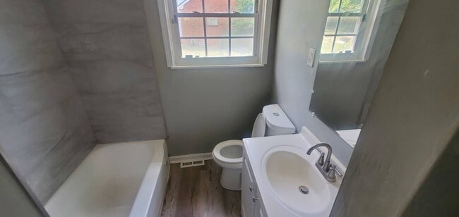 Photo - 4595 Lee Rd