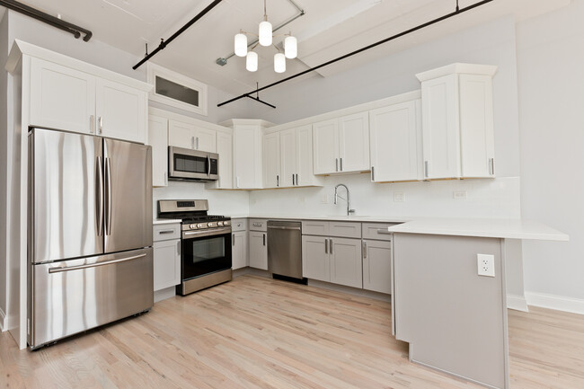 Photo - 6 S Laflin St Condo