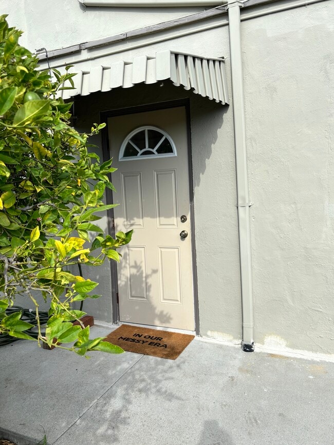 Building Photo - 6742 Snowdon Ave