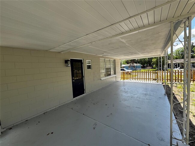 Photo - 1610 Crest Ave