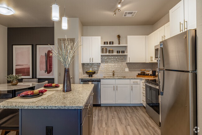 2BR, 1BA - 1,105SF - Kitchen
