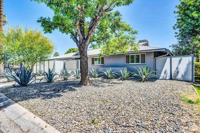 Building Photo - 6221 N 13th Pl Unit 1 Rental