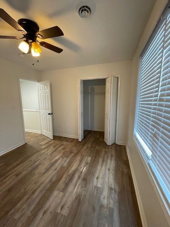 Photo - 32 Huntsfield Dr