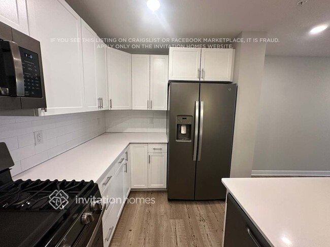 Photo - 10904 Everest Pl N