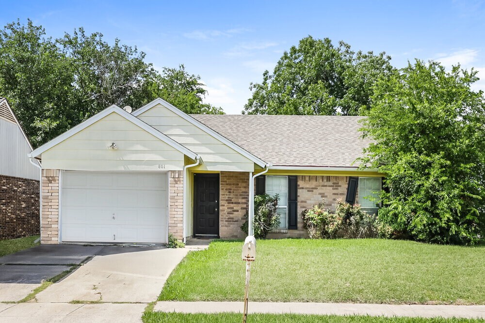 Photo - 801 Annapolis Dr