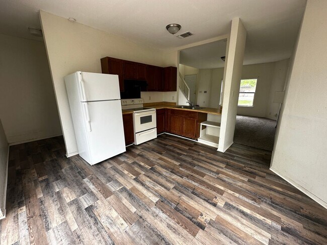 Photo - 8437 Forest Ridge Dr