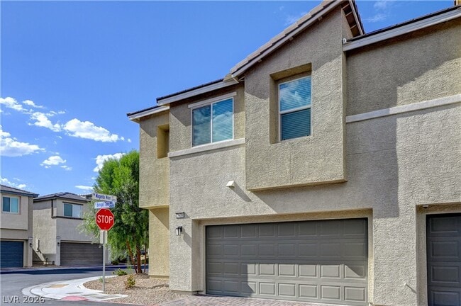 Building Photo - 2670 Bengal Tan Ave
