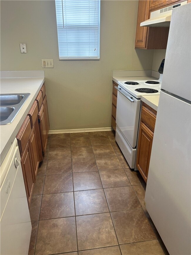 Photo - 1009 SE J St