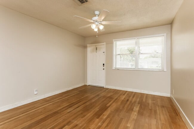 Photo - 2468 Wiley St