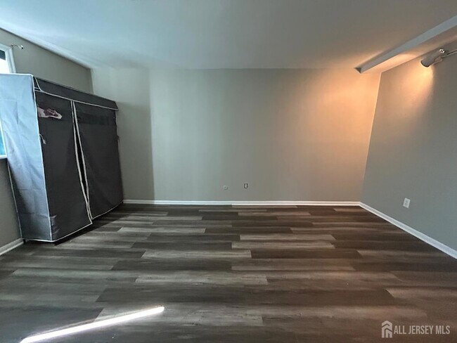 Photo - 205 College Dr