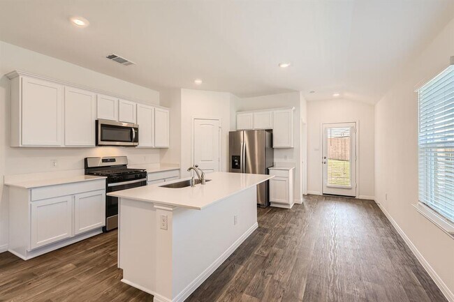 Photo - 508 Gladiola Lp