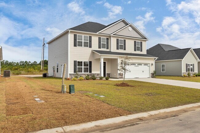 Photo - 463 Worsley Wy