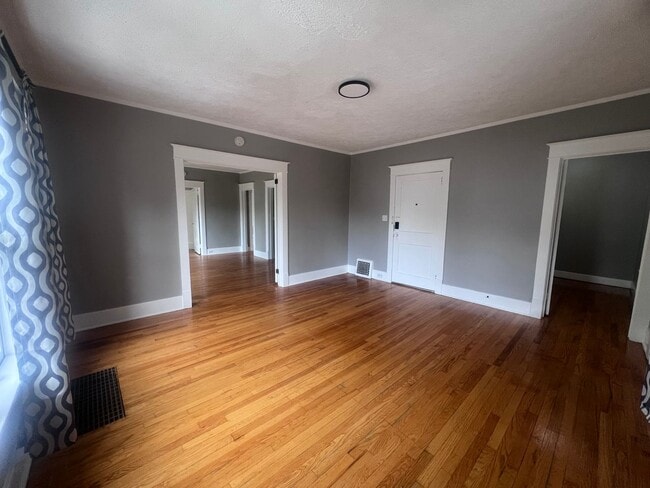 Photo - 317 Pine Ave NW