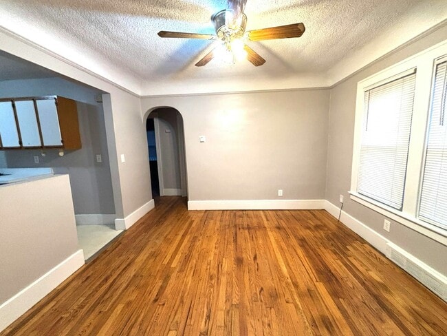 Photo - 436 E Cambourne St
