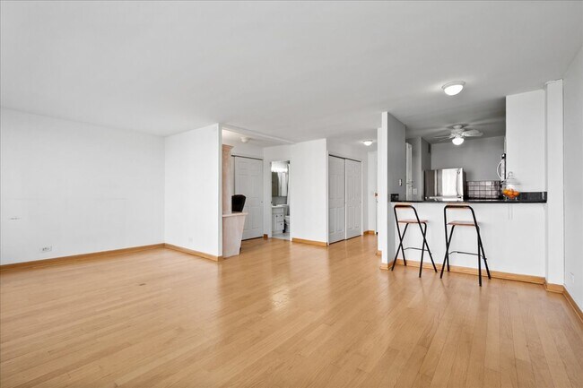 Photo - 5455 N Sheridan Rd Unit 805