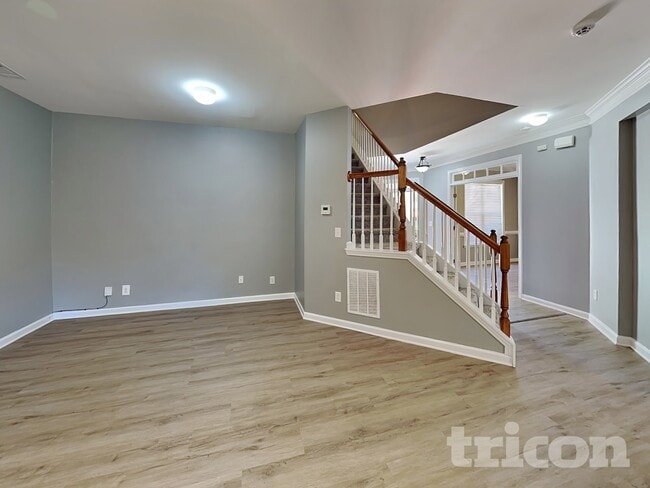 Photo - 2242 Rosemoore Walk NE