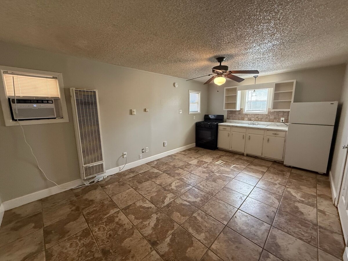 Photo - 2607 43rd St Unit 2607 43rd Rear