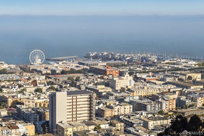 Photo - 999 Green St