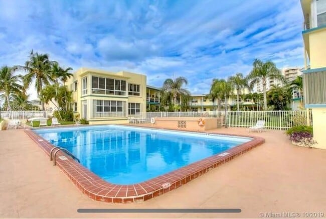 Photo - 910 Bay Dr Unit 9