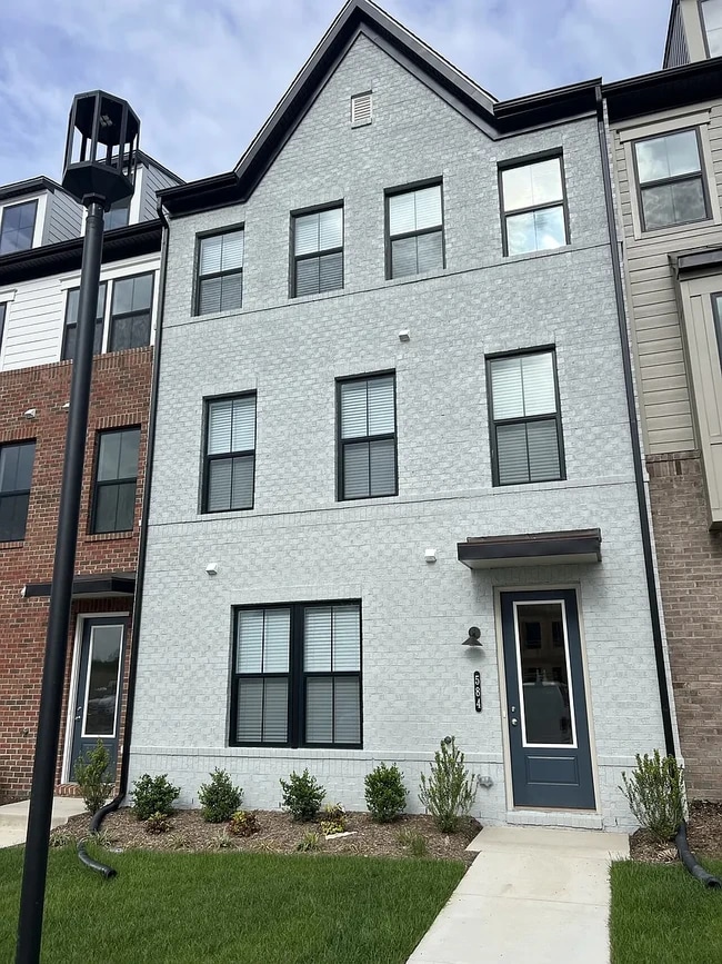 Photo - 584 Hazel Dr Townhome