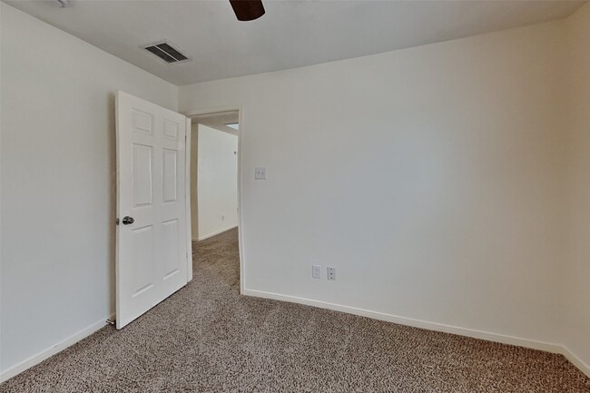 Photo - 5018 Woodland Meadows Ln