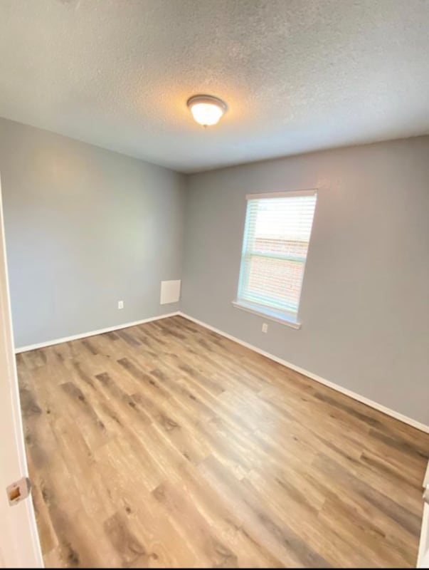 Photo - 5902 Samantha St