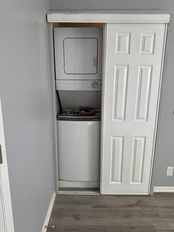 Building Photo - 911 Sylvan St