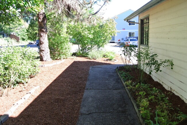 Photo - Roomy 2 bedroom 1.5 bathrooms